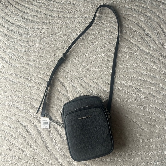 NWT MK Cooper Signature Logo Flight Bag - Picture 2 of 6